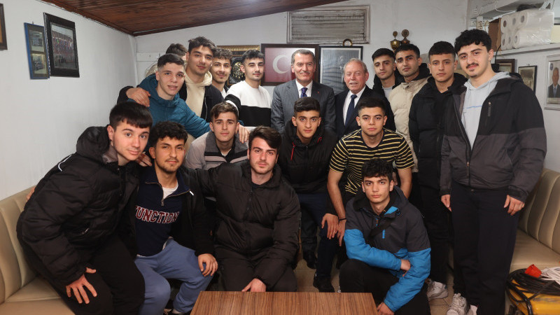 “Gençlerin Geleceği İçin Zeytinburnu'na Modern bir Stat Şart”