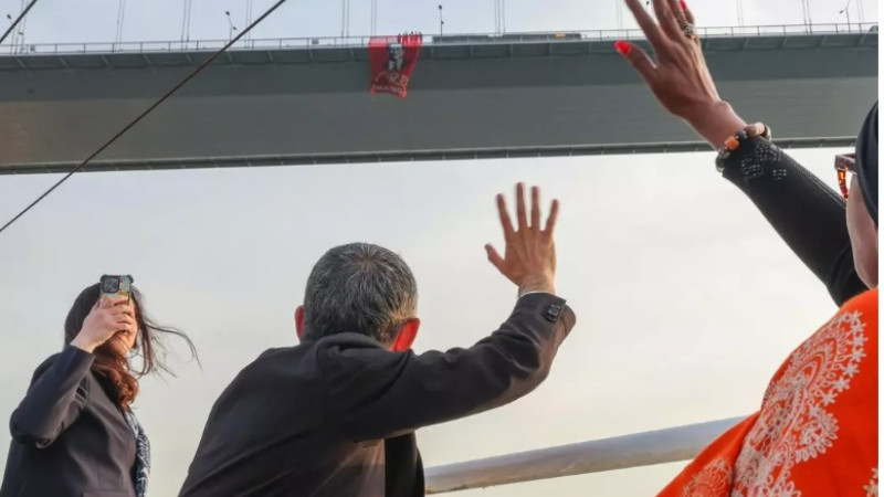 Özgür Özel: 'Şampiyonların Afişi Köprüye Asılır'