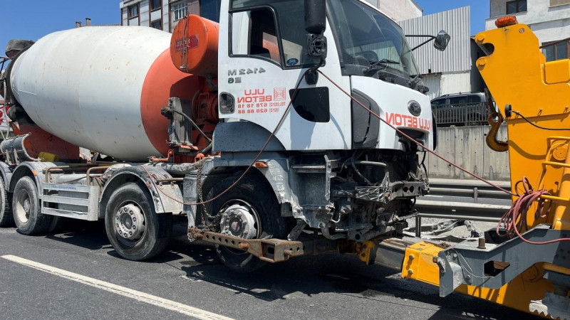 İstanbul Arnavutköy’de Beton Mikseri Yola Beton Döktü: 25 Bin TL Ceza Kesildi