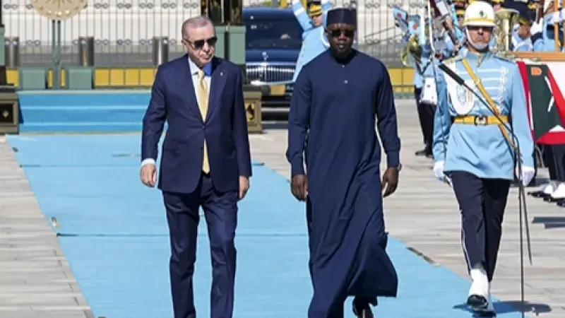 Senegal Başbakanı Sonko Ankara’da Resmi Törenle Karşılandı