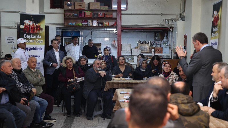 Başkanla Akşam Çayı’nda Veliefendi’ye Kapalı Pazar ve Okul Müjdesi