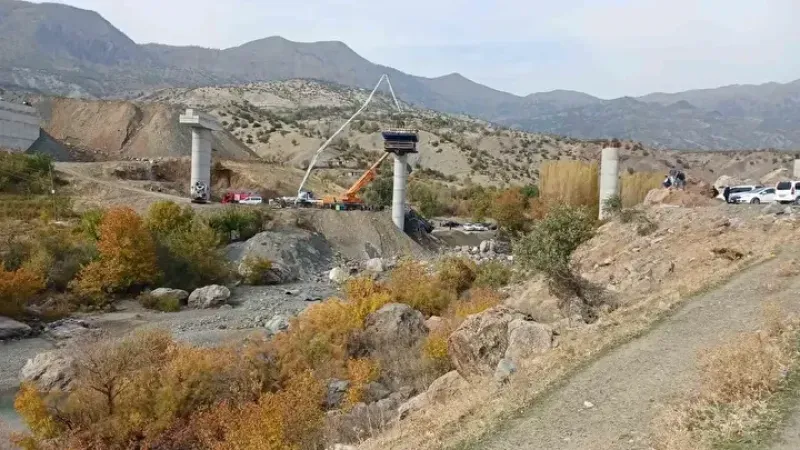 Diyarbakır’da Viyadük İnşaatında İskele Çöktü: 3 İşçi Yaşamını Yitirdi, 2 İşçi Yaralı