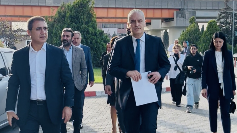 TÜRSAB’DA 8 MİLYON 230 BİN LİRALIK İSRAF PATLADI,HACIALİOĞLU KİTAPLARI DEĞİL İÇİNDEKLERİ YERE ÇARPTI