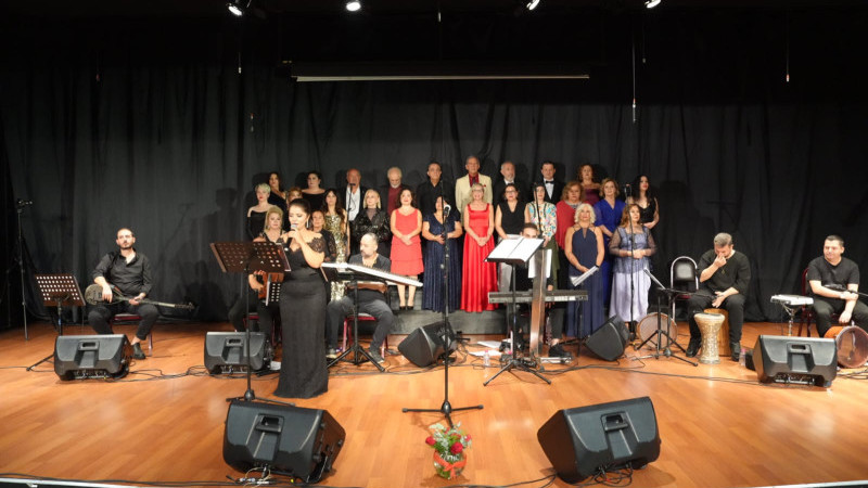 ‘Kasım Ayına Yakışan Şarkılar’ Dinleyenlere Müzik Ziyafeti Yaşattı