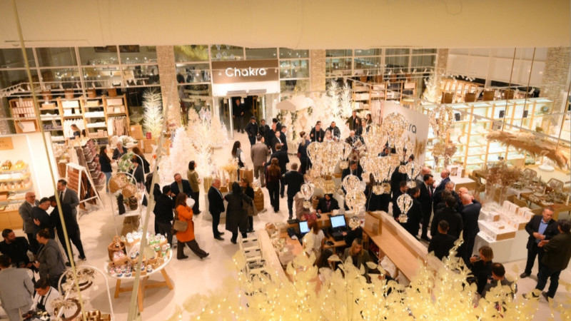 Pozitif yaşam enerjisiyle buluşturmaya devam ediyor