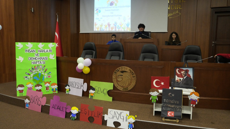 Kreş Öğrencilerinden Örnek Demokrasi Davranışı