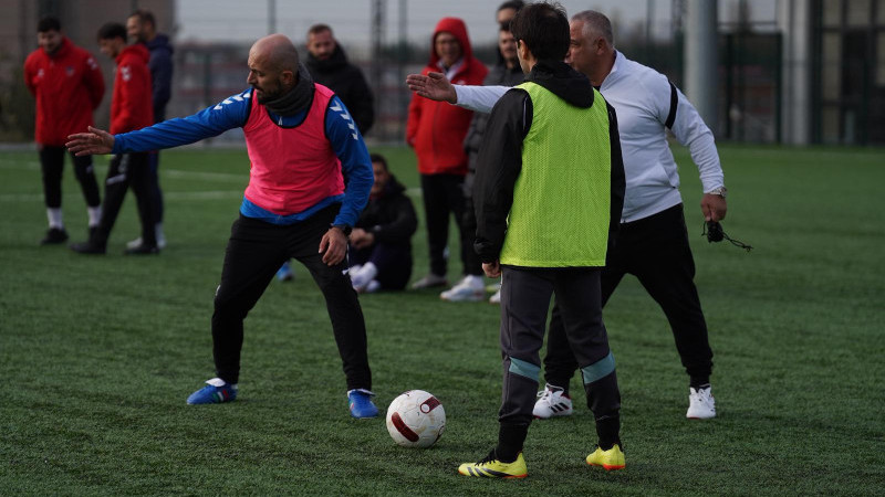TÜRK FUTBOLUNA YENİ ANTRENÖRLER ESENLER’DEN YETİŞİYOR