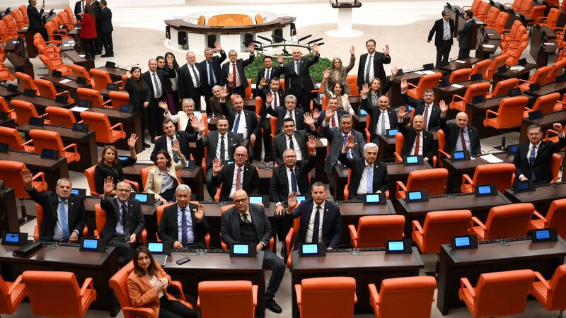 EN DÜŞÜK EMEKLİ AYLIĞI BELLİ OLDU: YENİ ZAMLI TUTAR 20 BİN TL