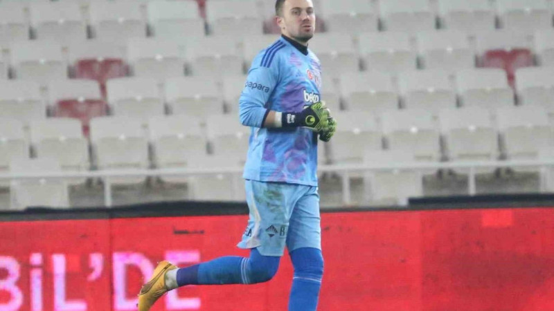 Beşiktaş’ta Mert Günok ile yollar ayrıldı