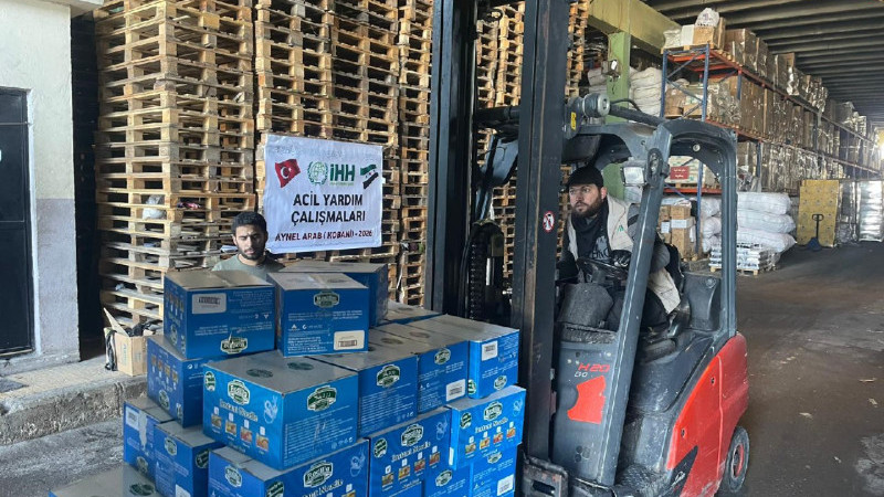 İHH, Ayn el Arab’da (Kobani) çatışmalardan etkilenen sivillere insani yardım gönderdi