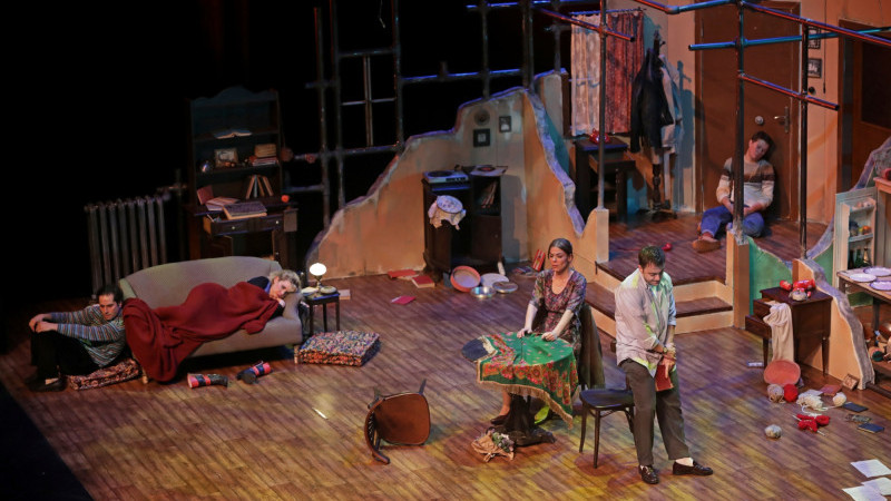 Masum Bir Kutlamadan Etik Bir Çöküşe: “Sevgili Yelena Sergeyevna”