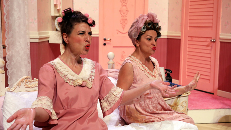 ŞEHRİN TİYATROSU “YATAK ODASI KOMEDİSİ” OYUNUYLA BAHÇELİEVLER’DE