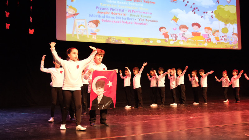 Büyükçekmeceli çocuklar, 14 Şubat Sevgi Günü’nü coşkuyla kutladı