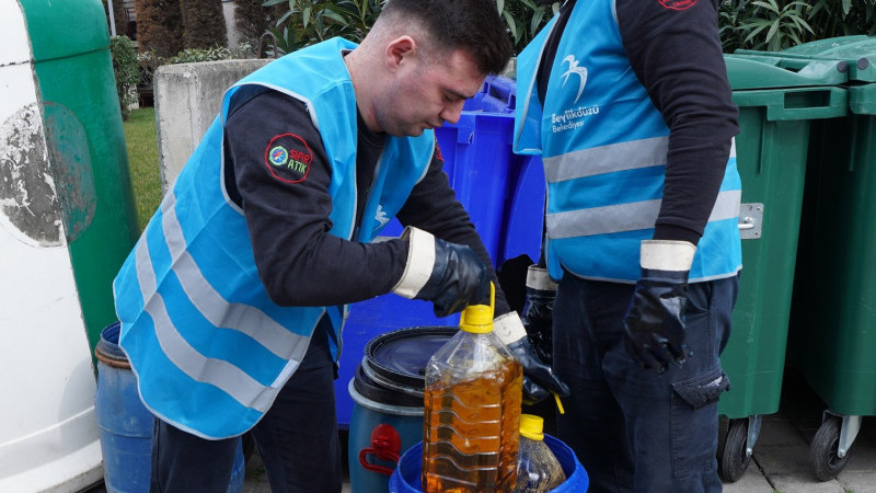 BEYLİKDÜZÜ’NDE ATIK YAĞLAR HEDİYE ÇEKİNE DÖNÜŞÜYOR