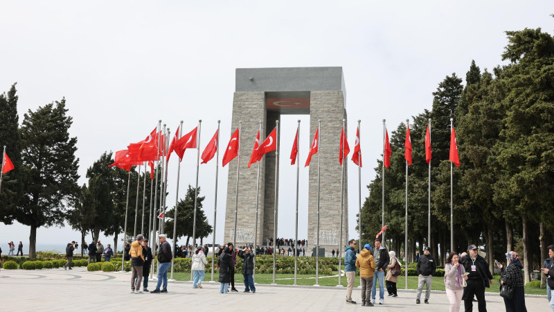 KÜÇÜKÇEKMECE BELEDİYESİ EMEKLİ ÇİFTLERİ ÇANAKKALE'YE GÖTÜRDÜ