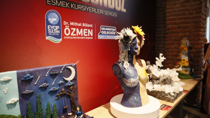 ESMEK Kursiyerlerinin yıl boyunca ürettiği eserler “Gece-Gündüz” sergisinde görücüye çıktı