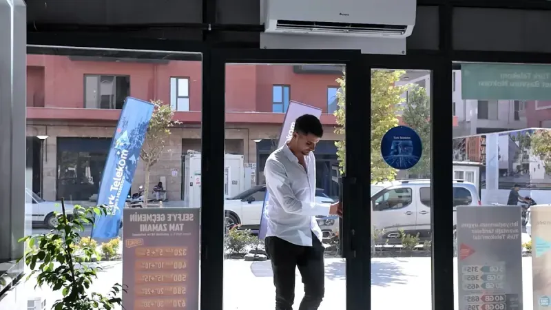 Hatay’da hayat yeniden canlanıyor: Esnaf kepenk açtı