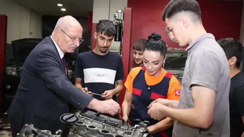ATO Başkanı Baran: “Bir mesleğin kadını erkeği olmaz, ustası olur”