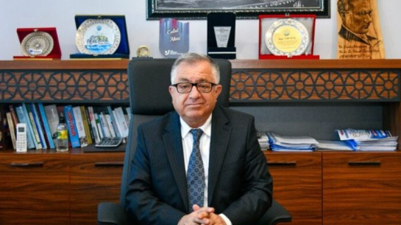 Akaç’tan Çebi’ye tepki: “Sorumlu bir siyasetçi gibi davranmaya davet ediyorum”