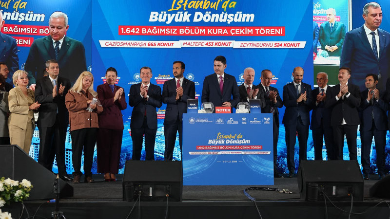 HALAYLARLA YIKILDI, HALAYLARLA YENİDEN HAYAT BULDU