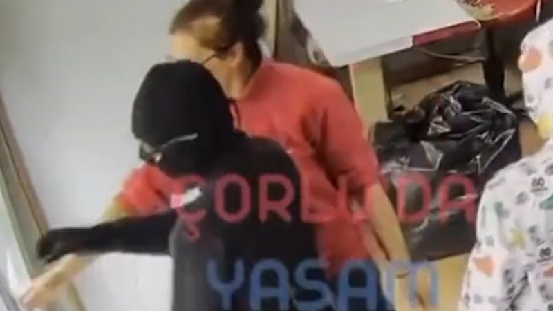 Tekirdağ’da Esnaf, Soygun Girişimini Tokatla Engelledi