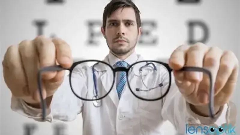 Uzun Süre Ekrana Bakmak Miyop Hastalığını Artırıyor