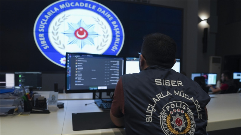 Kredi kartı bilgileriyle 2,1 milyon TL’lik vurgun: 3 kişi tutuklandı