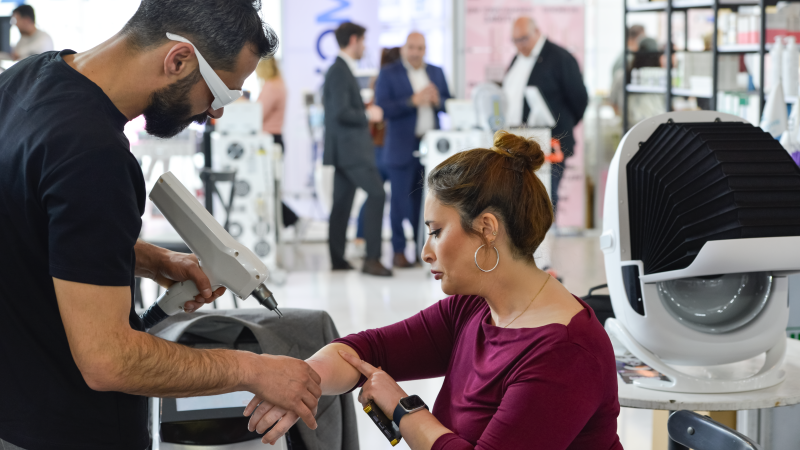 GÜZELLİKTE ROBOTİK DEVRİM: DÜNYADA BİR İLK TÜRKİYE'DE!