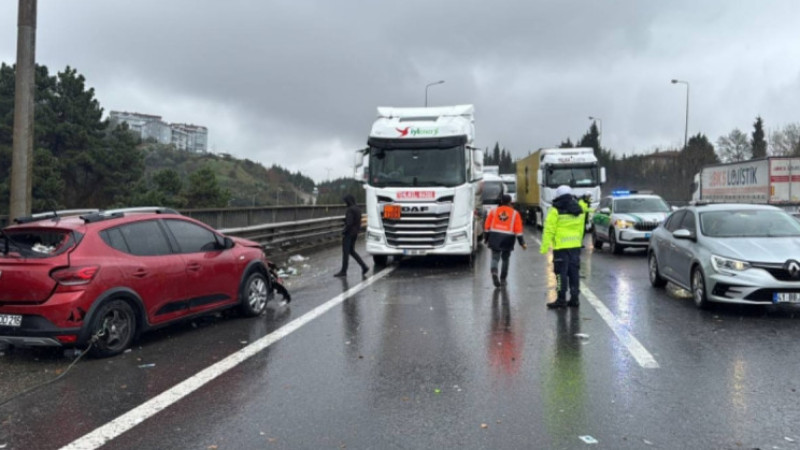 Anadolu Otoyolu’nda zincirleme kaza: İstanbul yolu kapandı