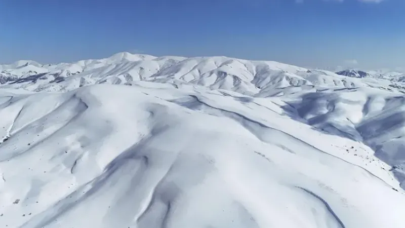 Baharda kış sürprizi: Bayburt’ta kar kalınlığı 2 metreyi aştı