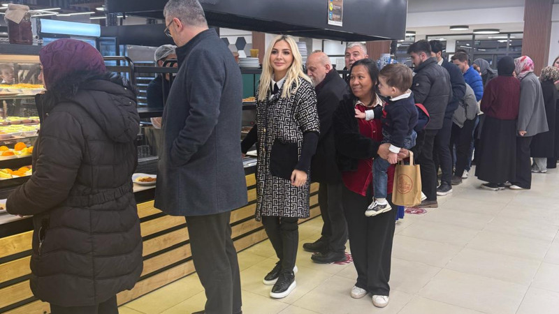 MERVEMERMER VE ASLAN BEBEK'DEN İFTAR YEMEĞİ