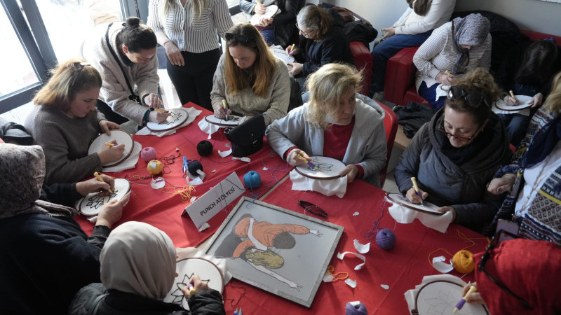 KARTAL’DA KADINLARA ANLAMLI ARMAĞAN