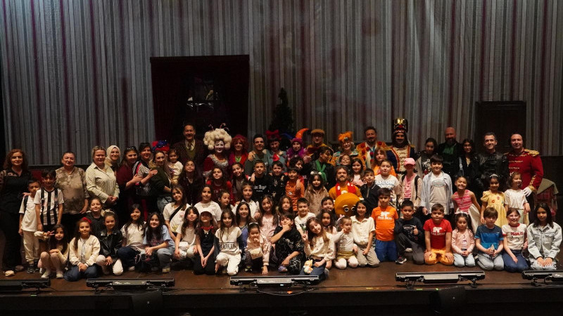 “ÇIK DIŞARIYA OYNAYALIM” BAŞLIĞIYLA DÜZENLENEN ŞEHİR TİYATROLARI 40. ÇOCUK ŞENLİĞİ SONA ERDİ