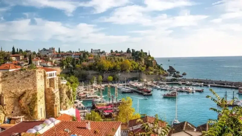 Turizm geliri ilk çeyrekte 9,9 milyar dolara yaklaştı