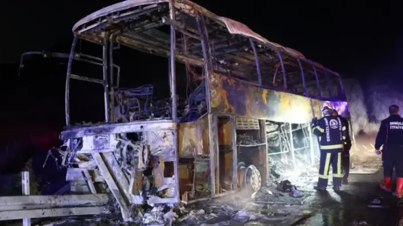 Denizli'de Yolcu Otobüsü Faciası: 8 Kişi Hayatını Kaybetti, 33 Yaralı