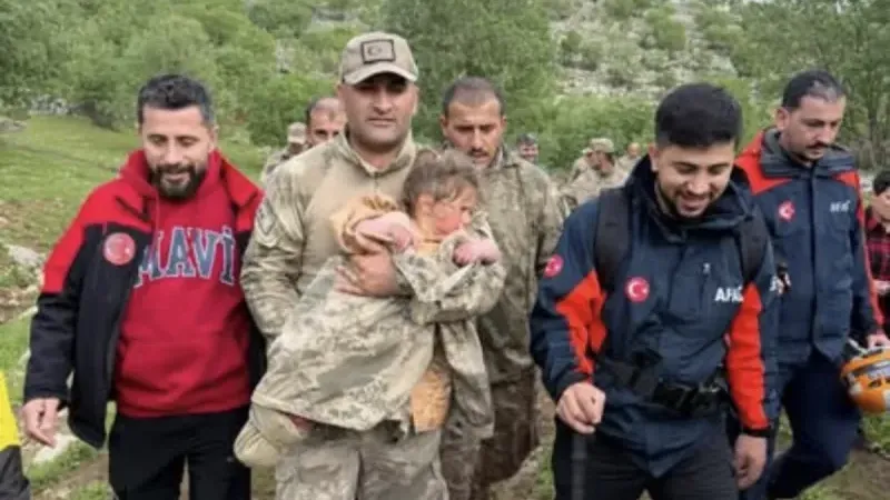 Türkiye nefes aldı: Batmanlı küçük Melike sağ salim bulundu