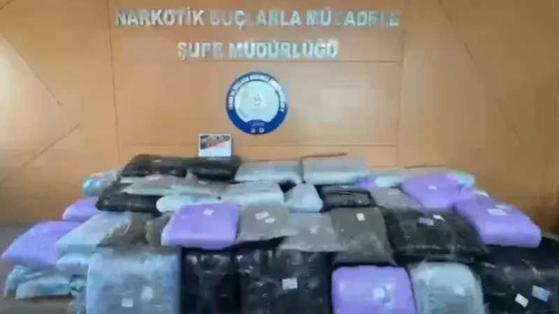 İzmir’de narkotikten dev operasyon: 371 kilo uyuşturucu ele geçirildi