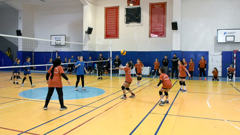 ÜCRETSİZ YAZ SPOR OKULLARI BAŞLADI