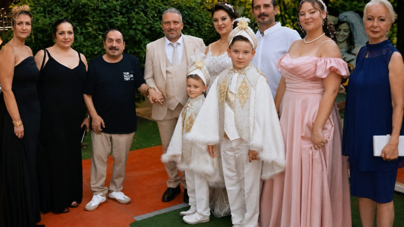 MANİSA’DA YILDIZLAR GEÇİDİ!