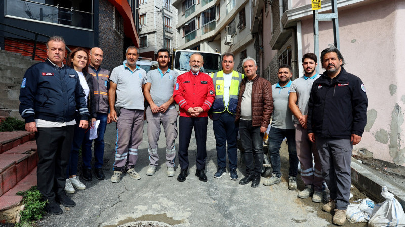 Başkan Özmen, Toprak Kaymasının Meydana Geldiği Bölgede İncelemelerde Bulundu